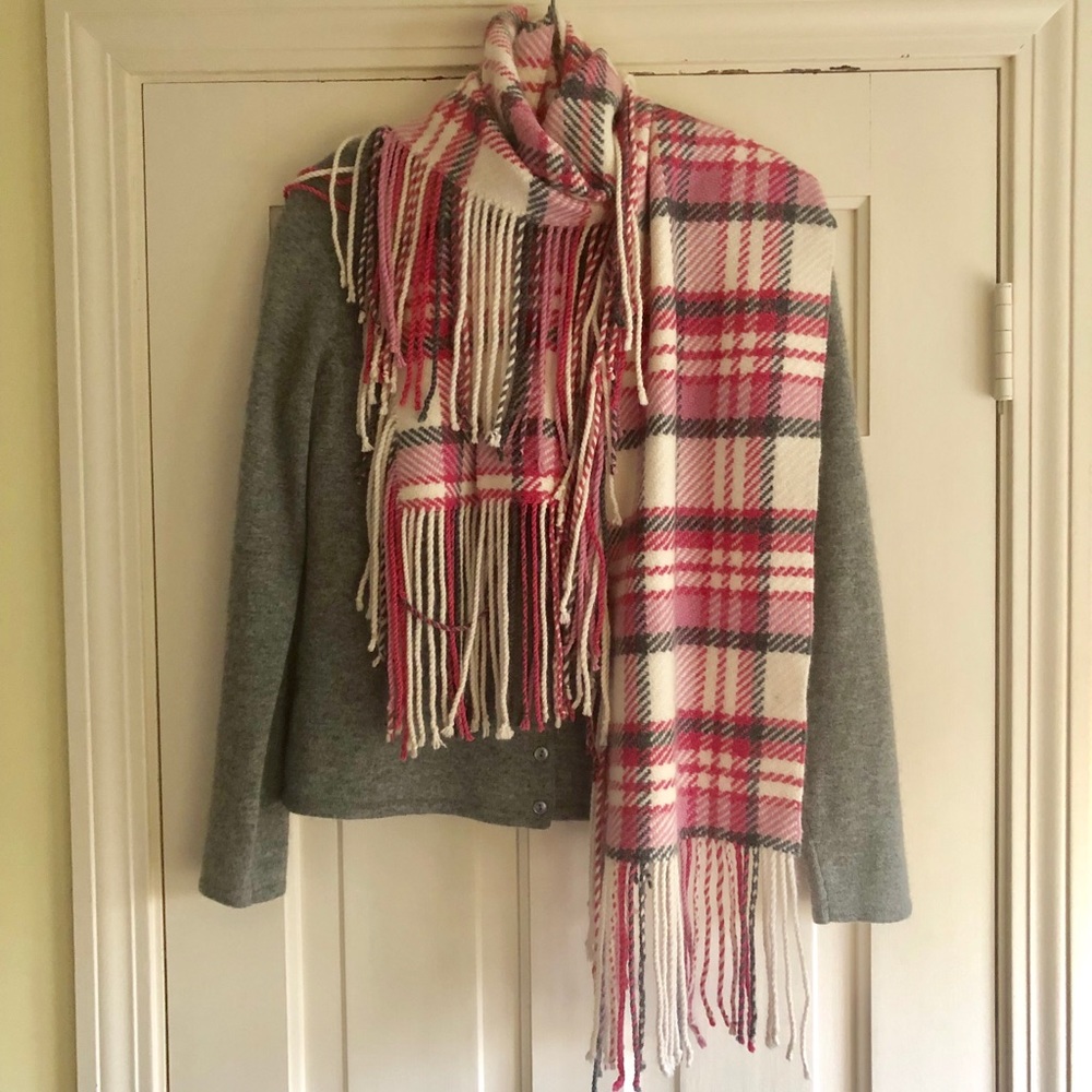 Worn 1x Banana Republic Plaid Fringe Scarf